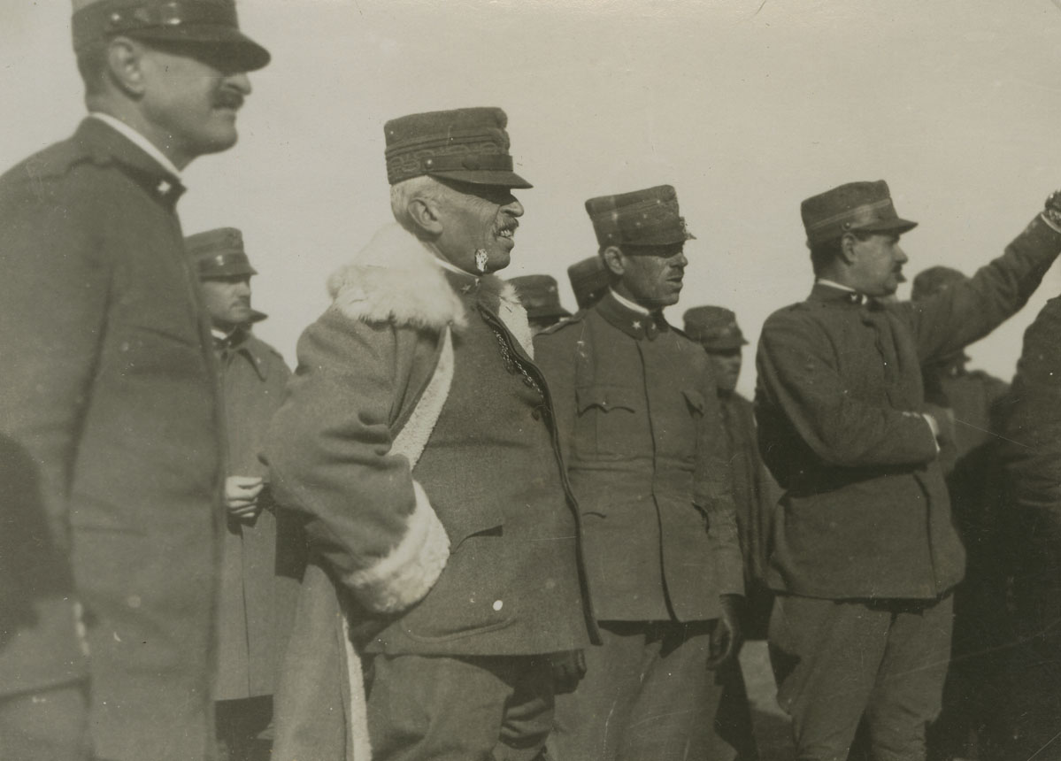 Il generale Luigi Cadorna con altri ufficiali. 1915-17 [AF MSIGR 102/23]