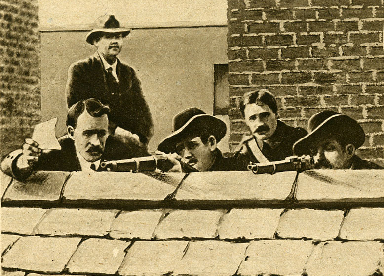 Rivoluzionari che si esercitano a sparare sul tetto del Liberty Hall [AF MISGR Le Miroir, n.129 (1916)]