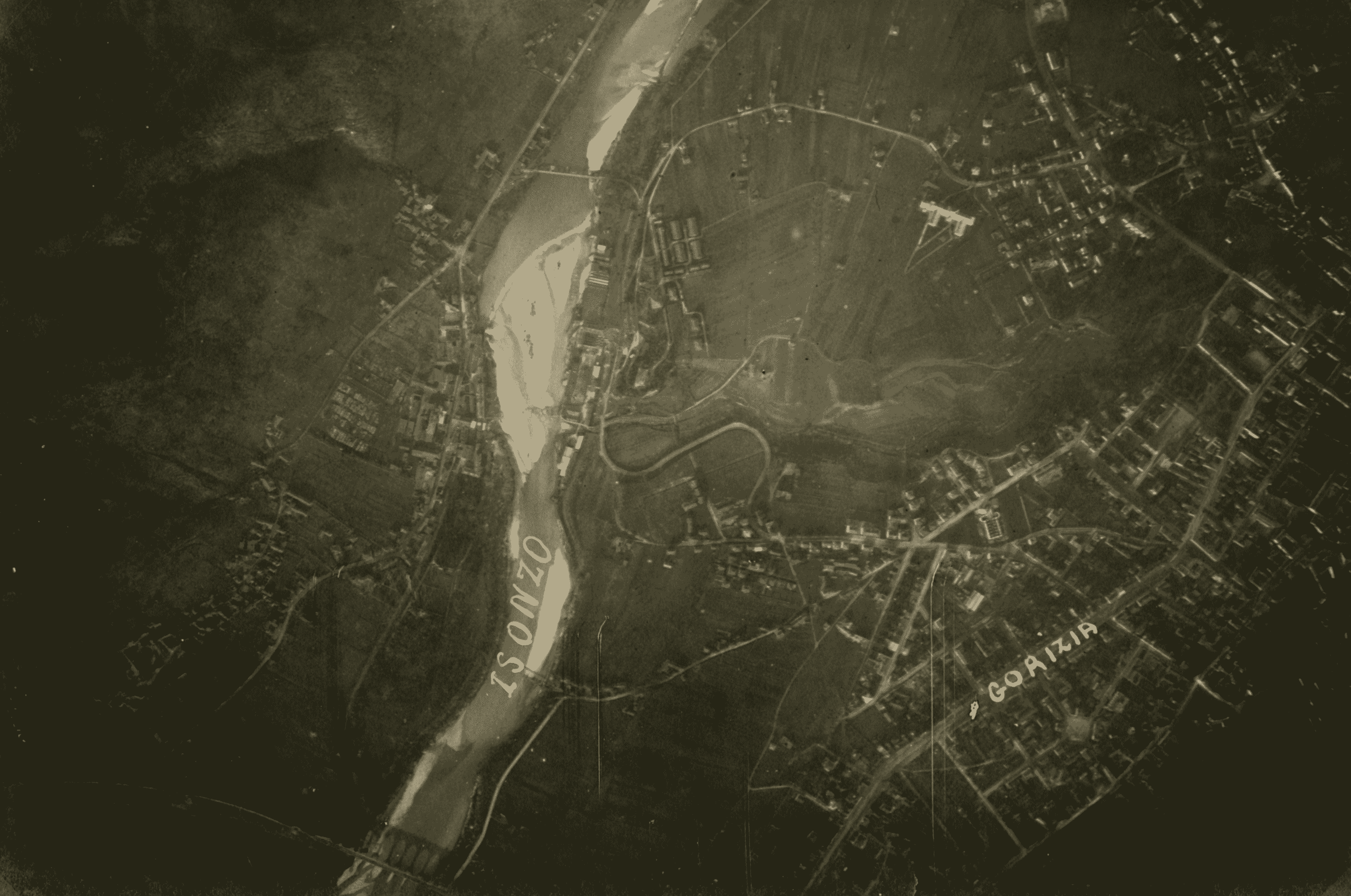 Mappa di Gorizia dall’alto con visione sul fiume Isonzo. 1915-16 [AF MSIGR 250/61]
