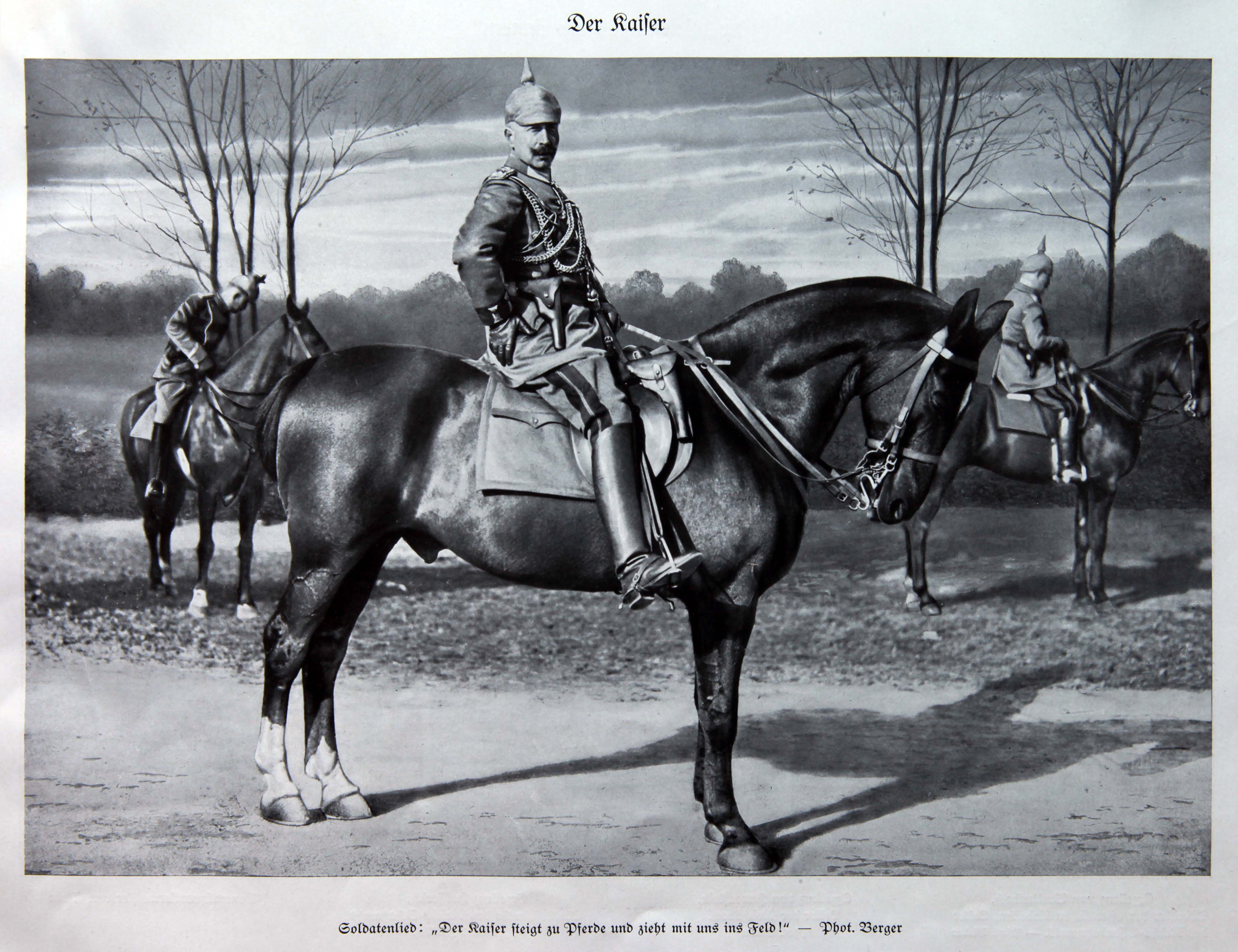 Canto militare: "L'imperatore sale a cavallo e scende con noi in campo!"